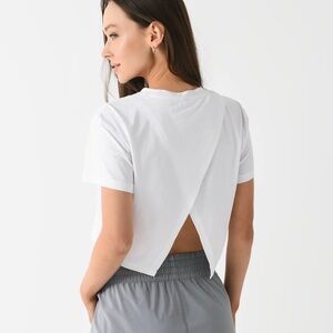 Vuori White Split-back Crop T-Shirt